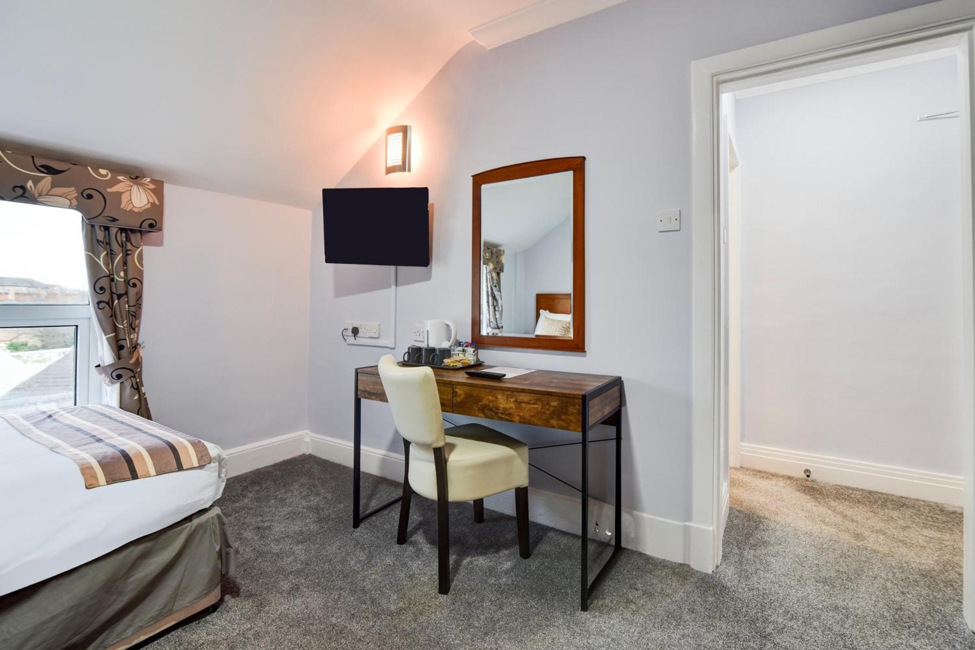 Hotel Aston Court Centre By Belvilla