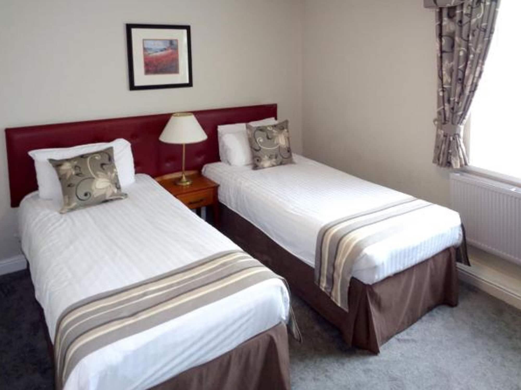 Hotel Aston Court Centre By Belvilla 3*