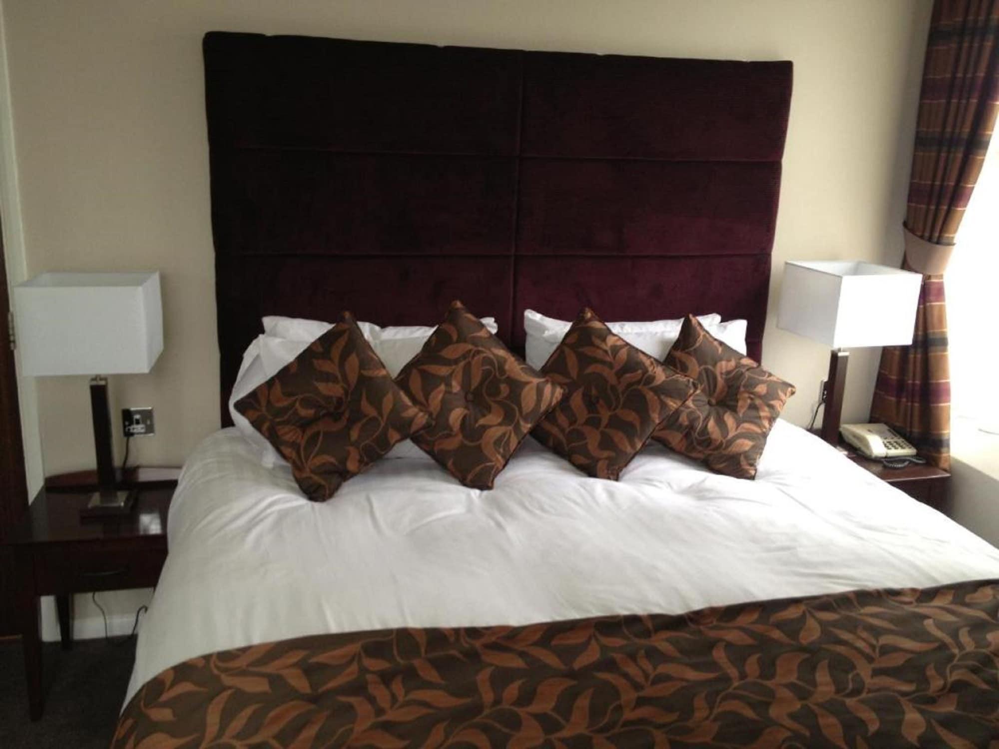 Aston Court Centre By Belvilla Hotel 3*