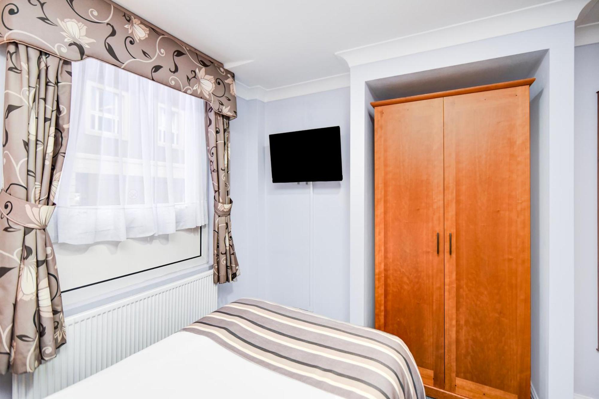 Aston Court Centre By Belvilla 3*