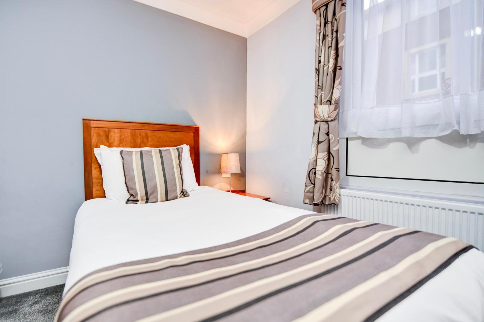 Aston Court Centre By Belvilla Hotel