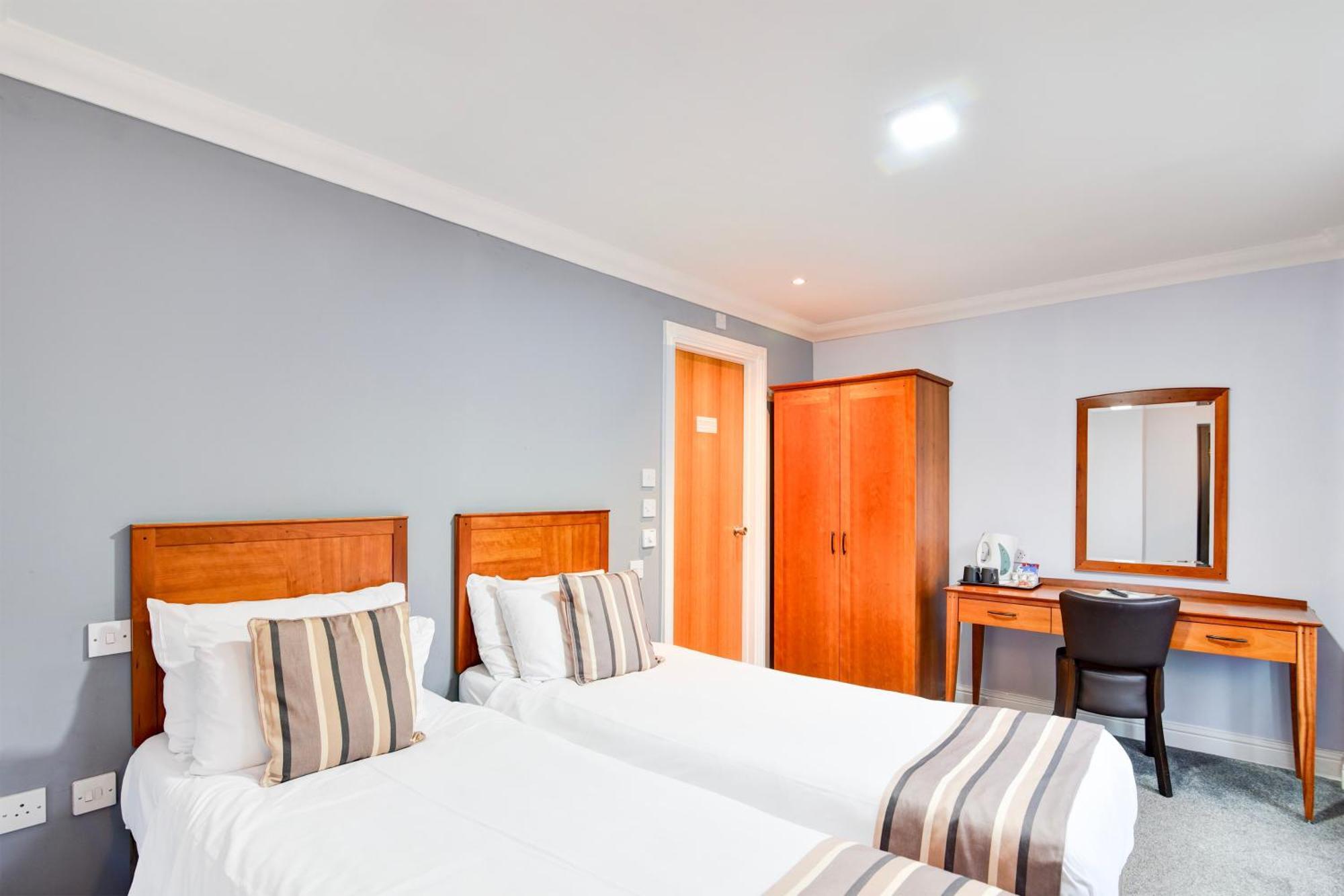 Aston Court Centre By Belvilla 3*