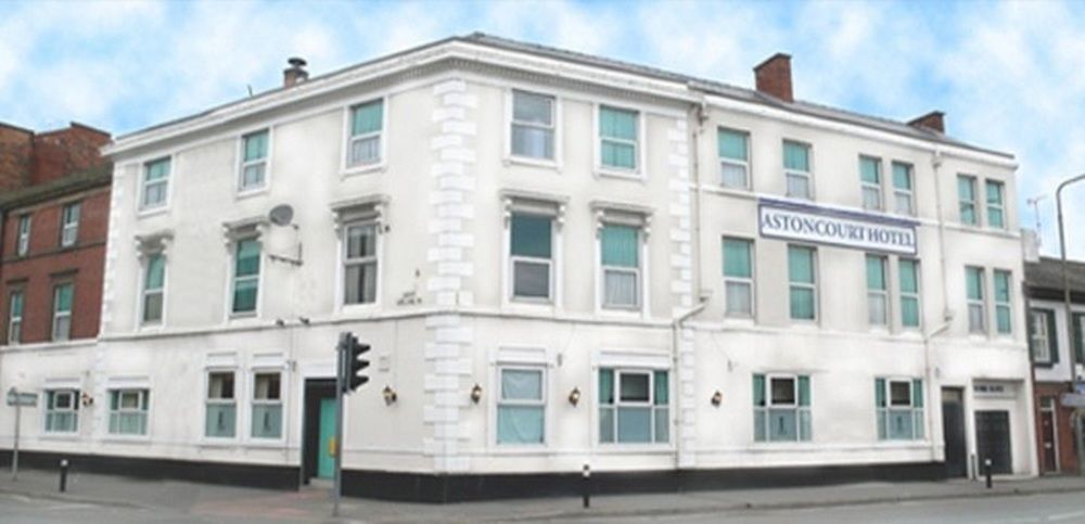 Hotel Aston Court Centre By Belvilla 3*